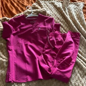 Fabletics dark Pink Scrub Set L/M